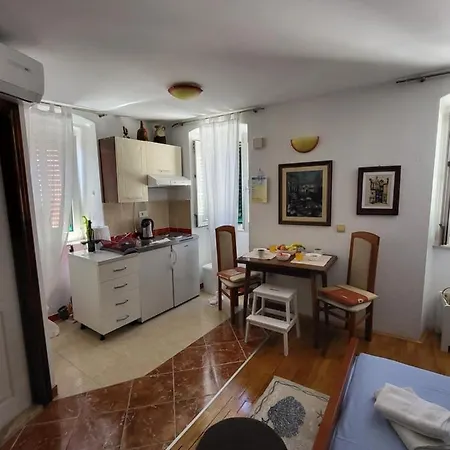 Apartment Fani Makarska